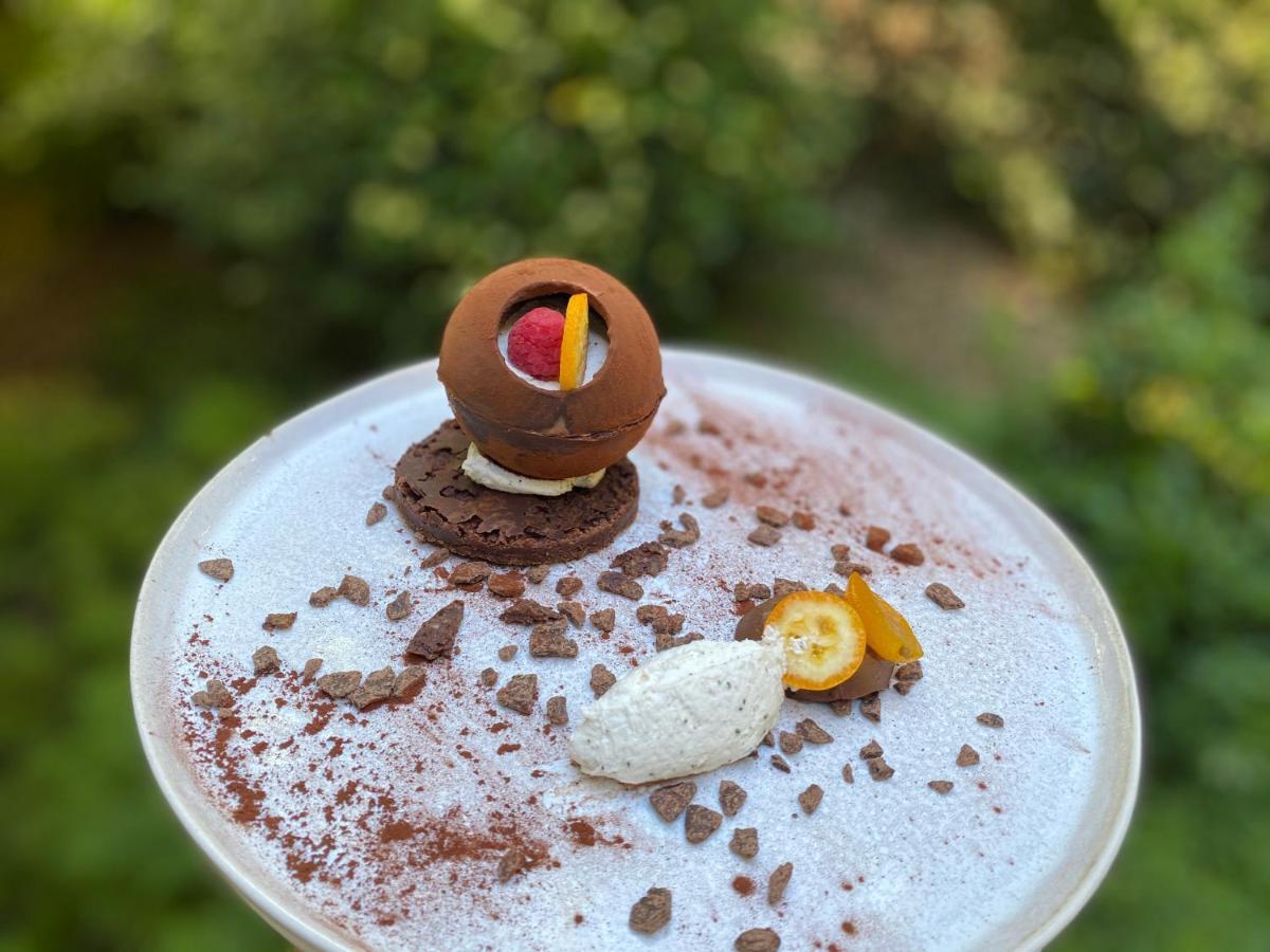 Hotel Latitude Ouest Restaurant & Locronan